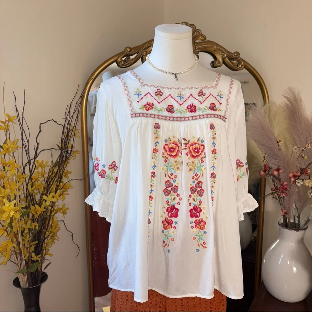 Savannah Jane Embroidered White Blouse NWOT - Picture 3 of 15
